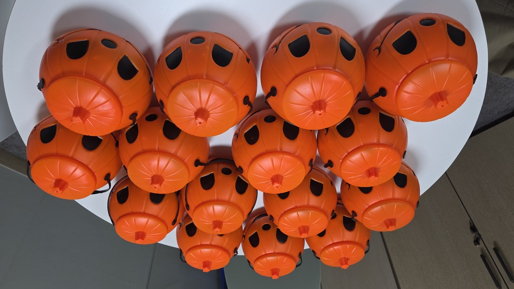 할로윈 바구니로 따뜻한 마음을 전합니다 !