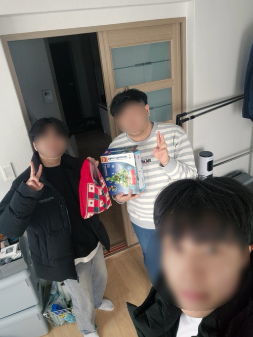 산타 주머니 전달하기2.jpg